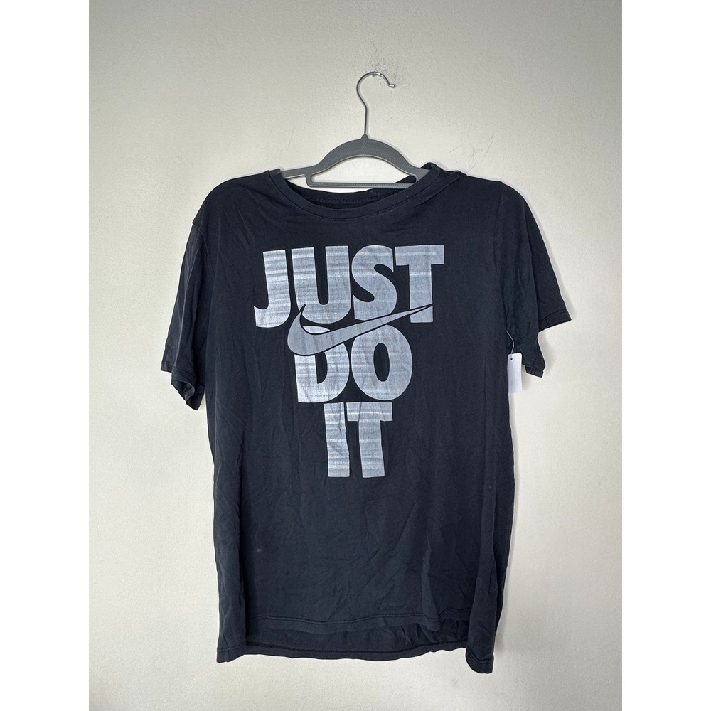The nike tee